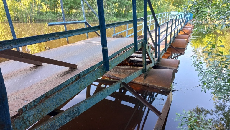 Гниет и разваливается: нижегородцы пожаловались на состояние моста в Ленинском районе